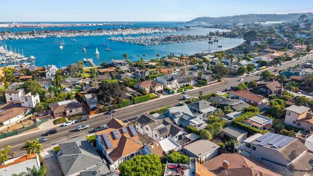 942 Rosecrans St, San Diego, CA 92106