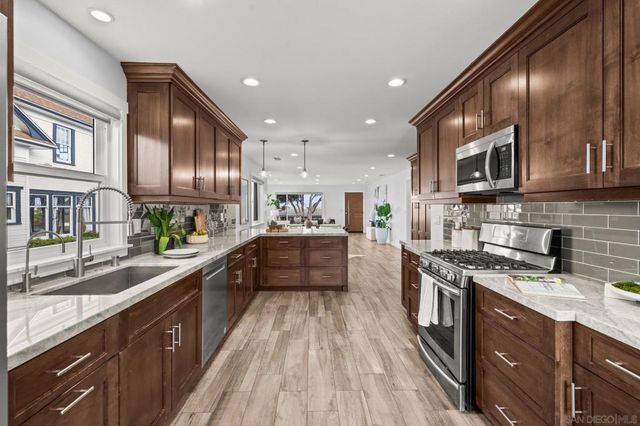 942 Rosecrans St, San Diego, CA 92106