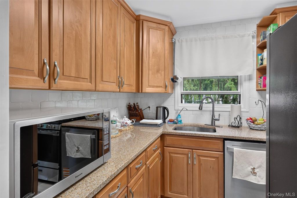 9 Sentry Place 2C, Scarsdale, NY 10583 — photo 3