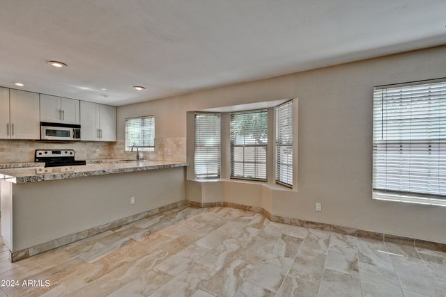 5813 E MARCONI Avenue, Scottsdale, AZ 85254