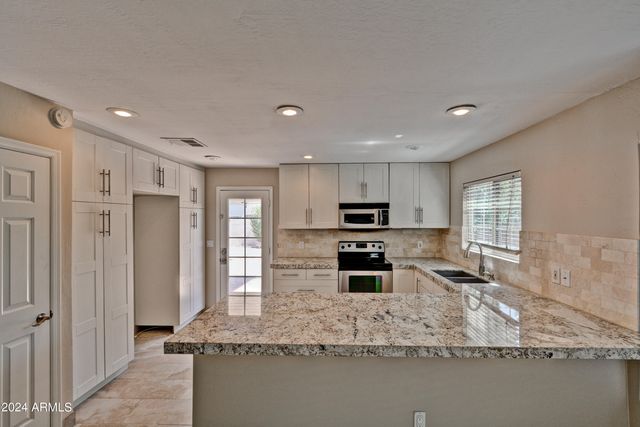 5813 E MARCONI Avenue, Scottsdale, AZ 85254