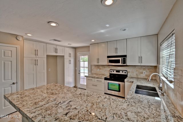 5813 E MARCONI Avenue, Scottsdale, AZ 85254