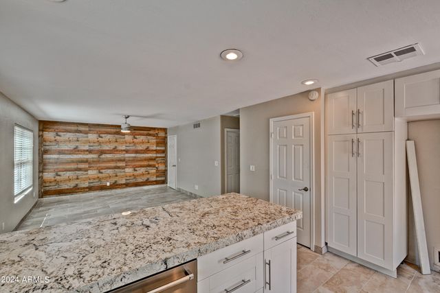 5813 E MARCONI Avenue, Scottsdale, AZ 85254