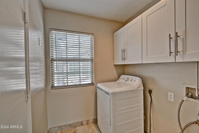 5813 E MARCONI Avenue, Scottsdale, AZ 85254