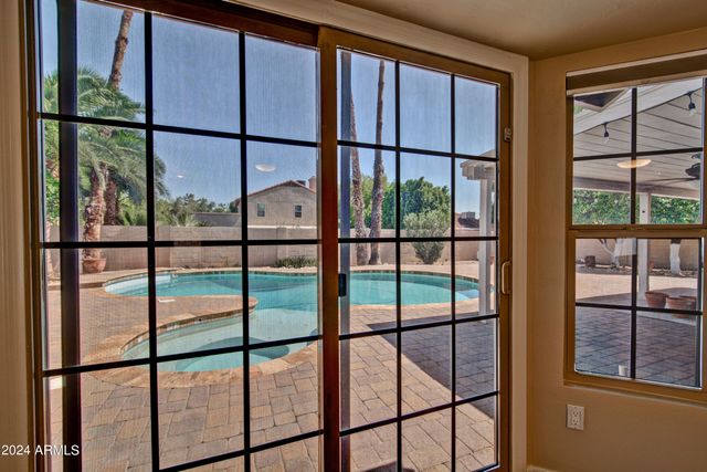 5813 E MARCONI Avenue, Scottsdale, AZ 85254