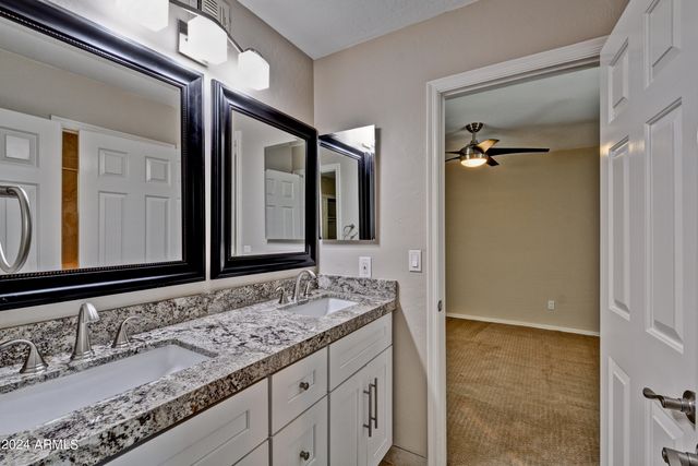 5813 E MARCONI Avenue, Scottsdale, AZ 85254