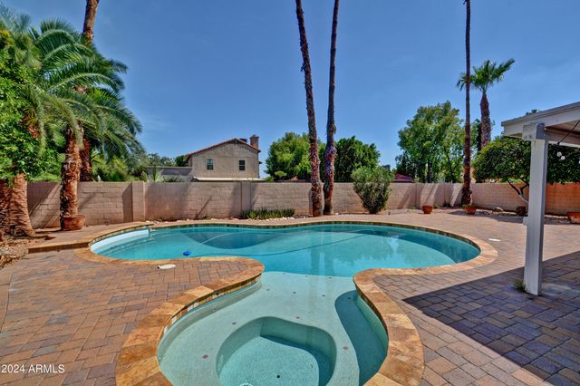 5813 E MARCONI Avenue, Scottsdale, AZ 85254