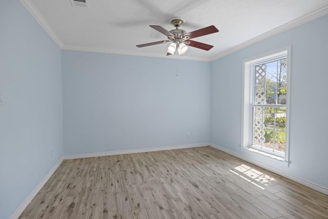 18002 Bambridge Drive NW, Houston, TX 77090