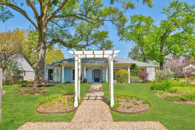 18002 Bambridge Drive NW, Houston, TX 77090