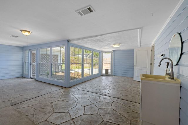 18002 Bambridge Drive NW, Houston, TX 77090