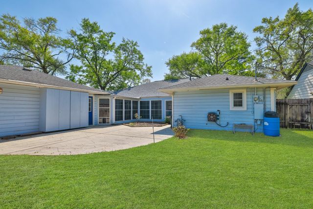 18002 Bambridge Drive NW, Houston, TX 77090