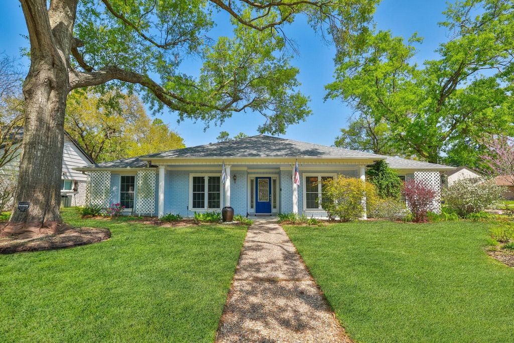 18002 Bambridge Drive NW, Houston, TX 77090