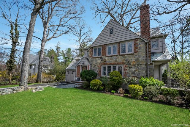 12 Barclay Road, Scarsdale, NY 10583