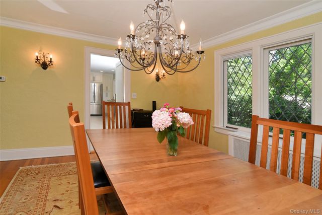 12 Barclay Road, Scarsdale, NY 10583
