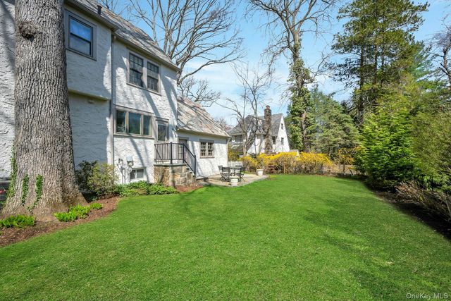 12 Barclay Road, Scarsdale, NY 10583