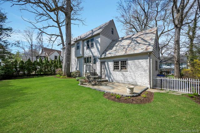 12 Barclay Road, Scarsdale, NY 10583