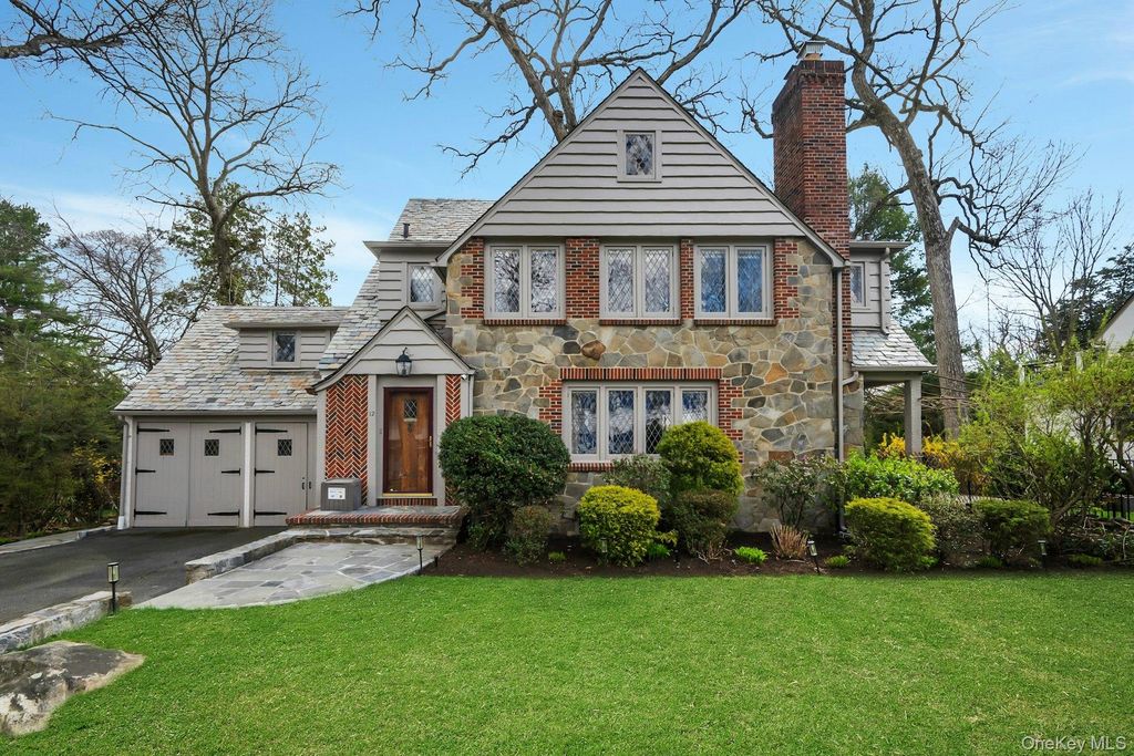 12 Barclay Road, Scarsdale, NY 10583