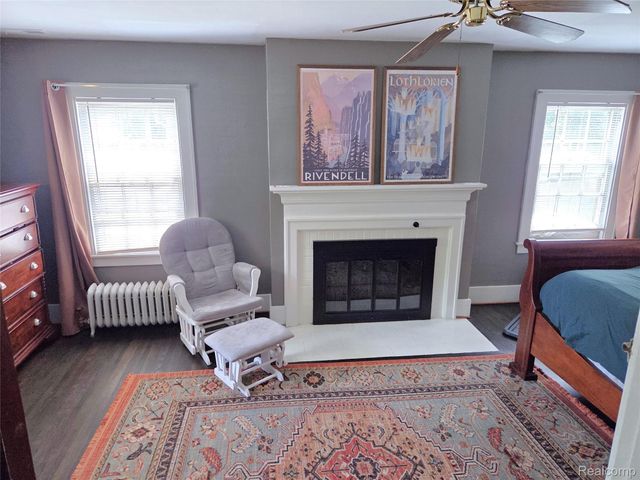 205 E Iroquois Road, Pontiac, MI 48341