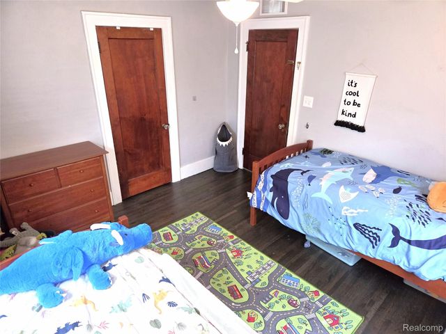 205 E Iroquois Road, Pontiac, MI 48341