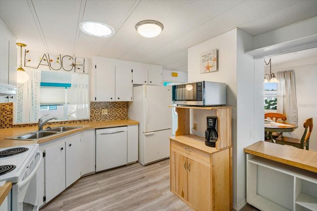 5619 BAYSHORE ROAD 417, Palmetto, FL 34221