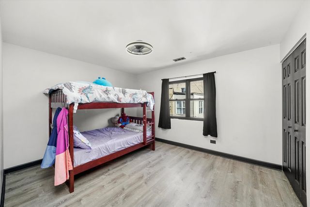 2615 W FOSTER Avenue 201, Chicago, IL 60625