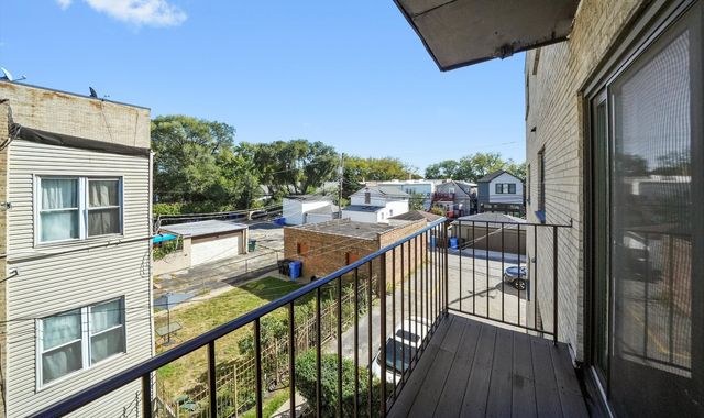 2615 W FOSTER Avenue 201, Chicago, IL 60625