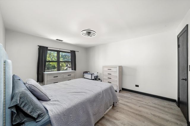 2615 W FOSTER Avenue 201, Chicago, IL 60625
