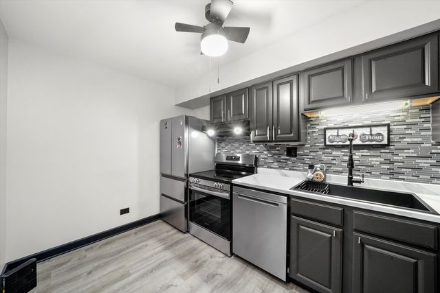 2615 W FOSTER Avenue 201, Chicago, IL 60625