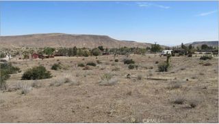 5565 Minna Gombell, Pioneertown, CA 92268