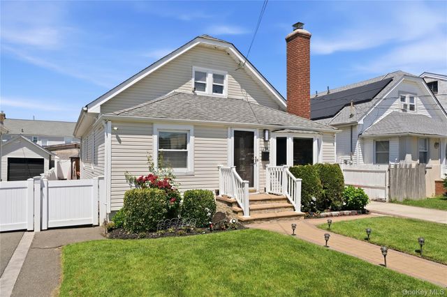 1284 Langdon Boulevard, Rockville Centre, NY 11570
