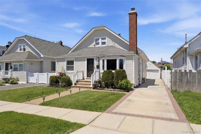 1284 Langdon Boulevard, Rockville Centre, NY 11570