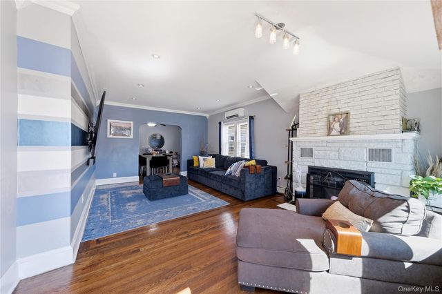 1284 Langdon Boulevard, Rockville Centre, NY 11570