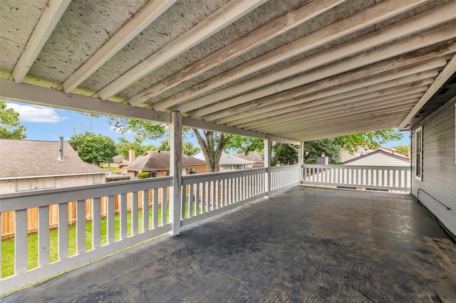 15830 Pipers View Drive, Houston, TX 77598