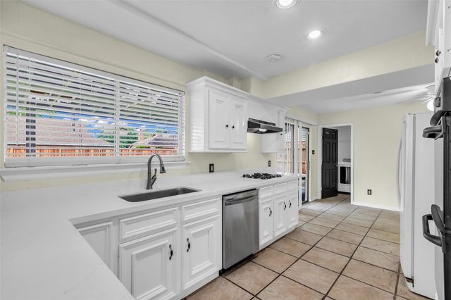 15830 Pipers View Drive, Houston, TX 77598