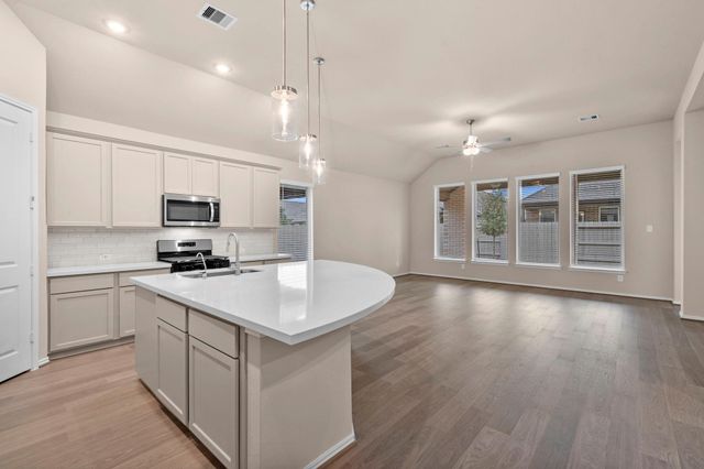 2411 Honeyberry Shrub Drive, Manvel, TX 77578