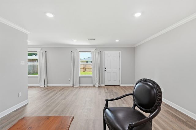 421 W 24Th St, North Little Rock, AR 72114