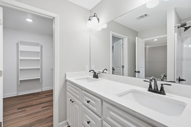 421 W 24Th St, North Little Rock, AR 72114