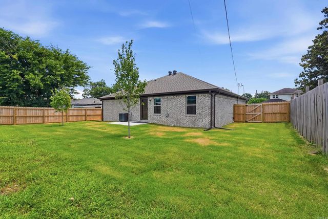 421 W 24Th St, North Little Rock, AR 72114