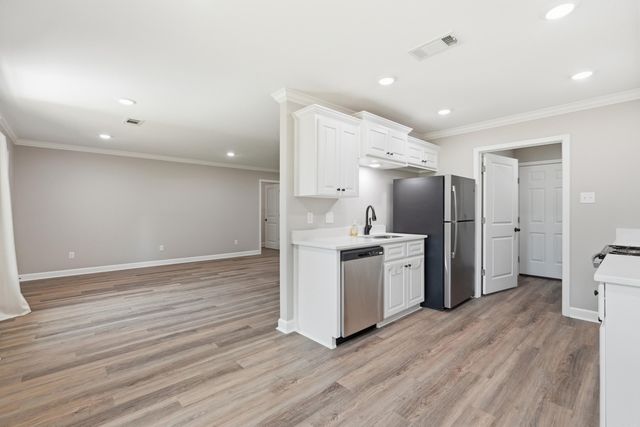 421 W 24Th St, North Little Rock, AR 72114