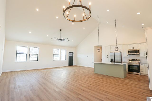 16 Ellie Court, Mayfield, KY 42066