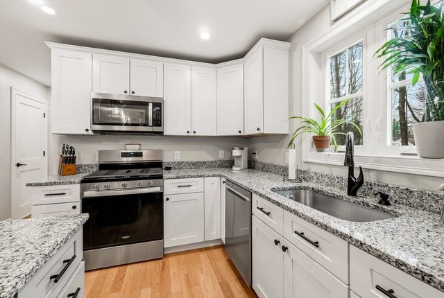 10 Coleman Street, Rochester, NH 03867