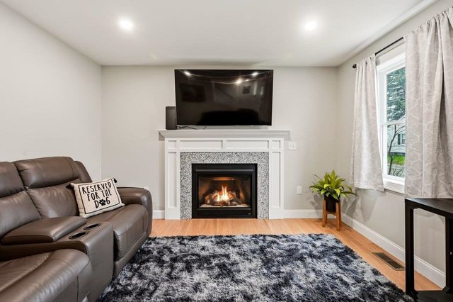 10 Coleman Street, Rochester, NH 03867