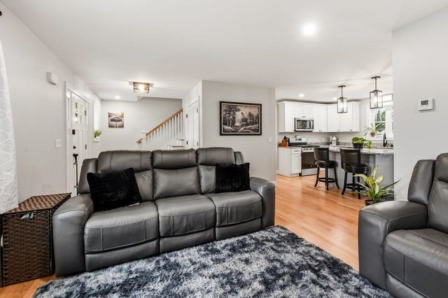 10 Coleman Street, Rochester, NH 03867