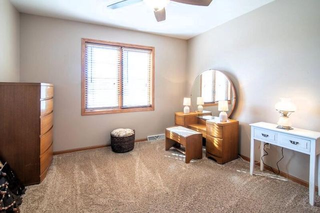 1500 Wedgewood DRIVE, Watertown, WI 53098