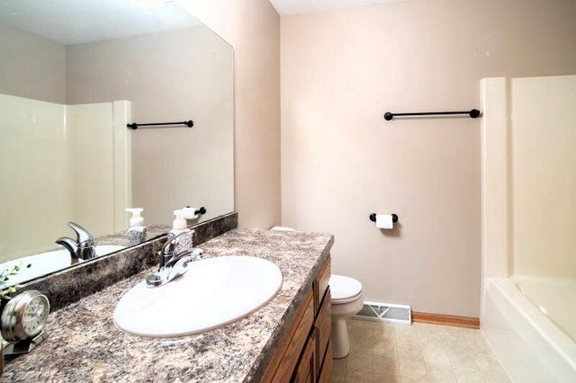 1500 Wedgewood DRIVE, Watertown, WI 53098