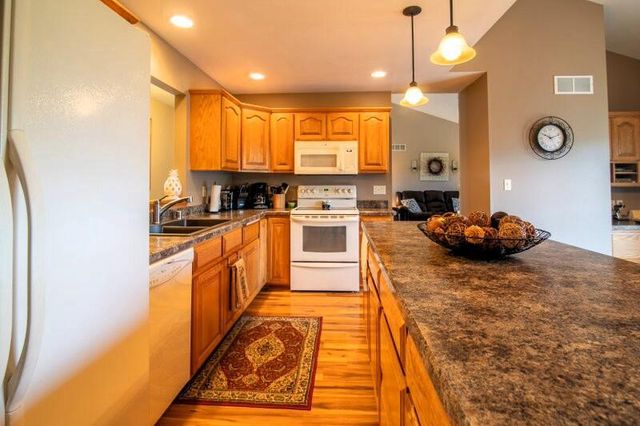 1500 Wedgewood DRIVE, Watertown, WI 53098