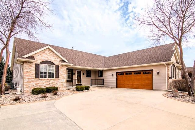 1500 Wedgewood DRIVE, Watertown, WI 53098