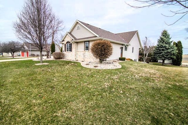 1500 Wedgewood DRIVE, Watertown, WI 53098