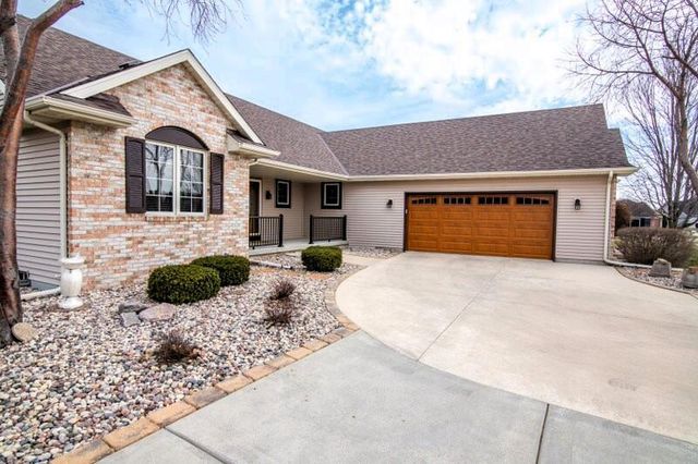 1500 Wedgewood DRIVE, Watertown, WI 53098