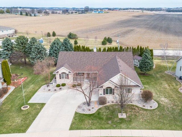 1500 Wedgewood DRIVE, Watertown, WI 53098